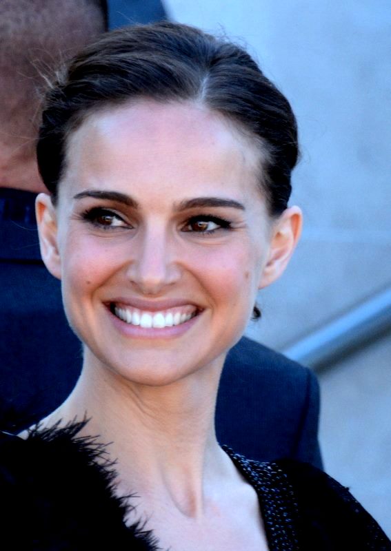 Natalie Portman | Nick name, Age, Weight, Height, Affairs, Income, House, Kids, Pets, Movies, Cars, Surgeries, less known facts, Photos